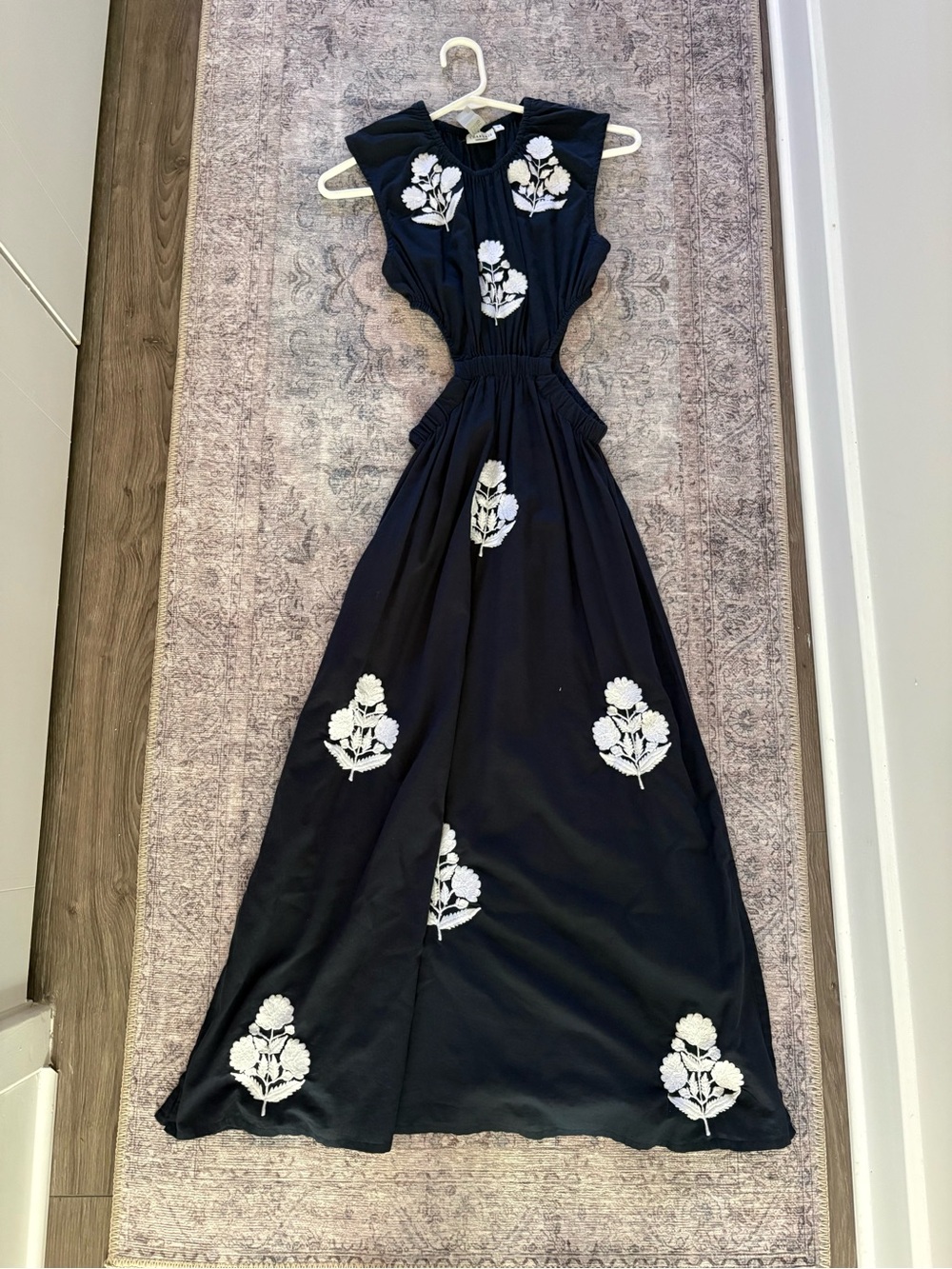 Ansley Navy with White Maxi (Chakeris Charleston)